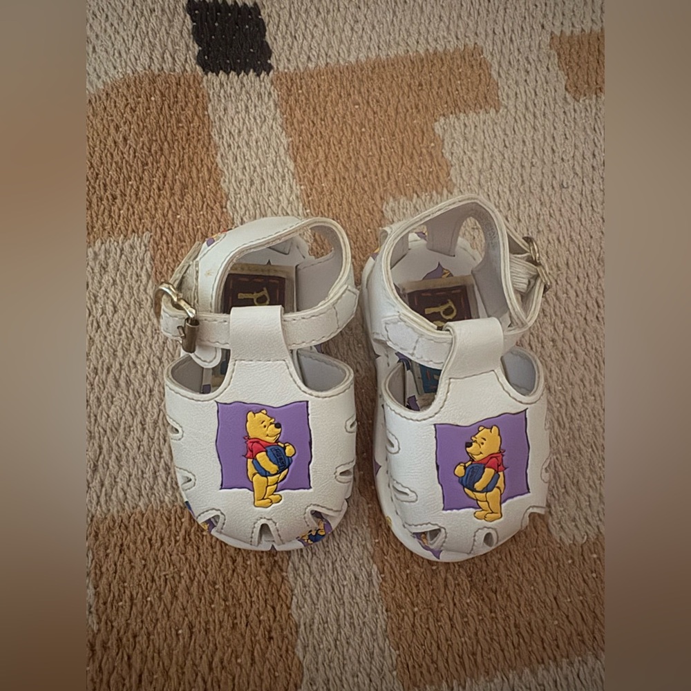Vintage 90s baby Pooh sandals